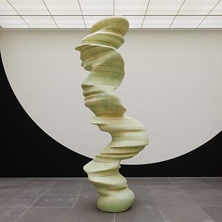 Double Up! · Raum: Türme/Säulen
Tony Cragg, "Elliptische Säule" (2001) - Foto: Neues Museum (Annette Kradisch)